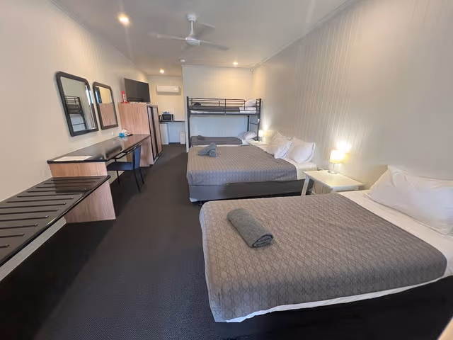 Family Room, 1 Bedroom