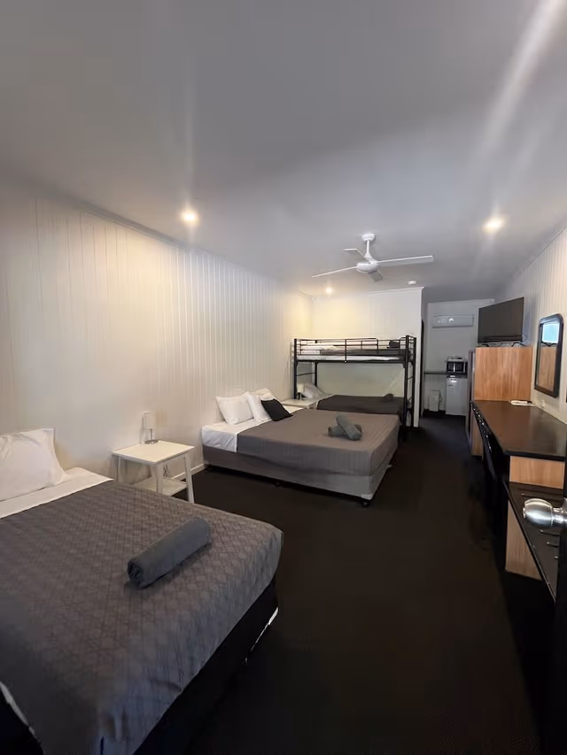 Family Room, 1 Bedroom