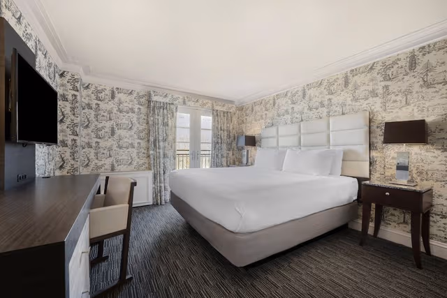 Deluxe Room, 1 King Bed