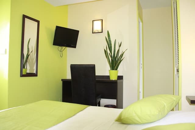 Economy Room