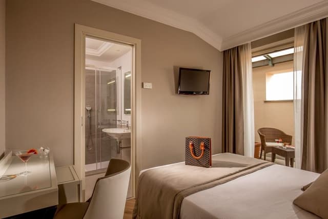 Double Room Single Use (French Bed)