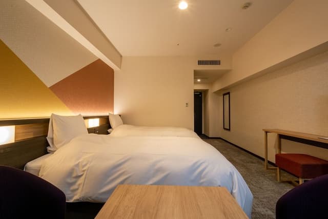 Twin Plus Room, Smoking