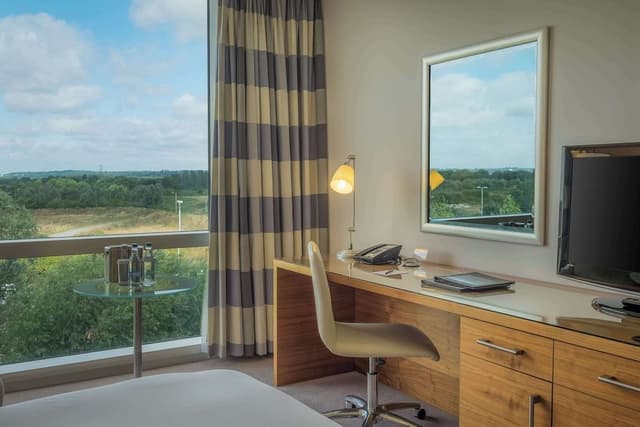 Deluxe Room, 1 Queen Bed, Non Smoking