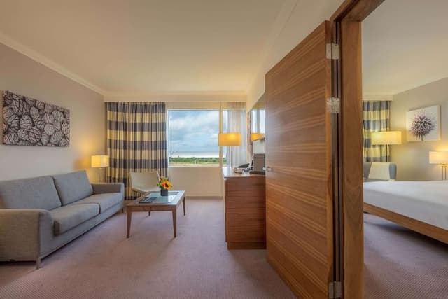 Junior Suite, 1 Queen Bed, Non Smoking