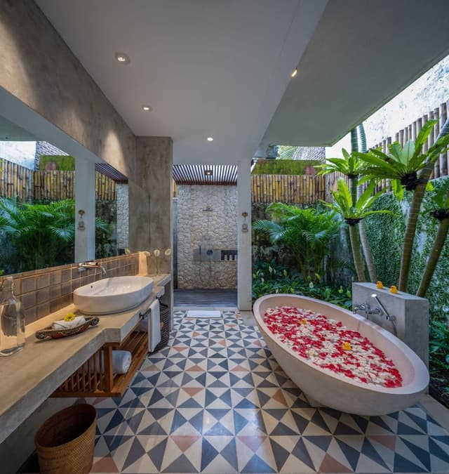 4BR Luxury Villa | 2 mins Walk to Beach, Rooftop Lounge, Chef on Request, Kid's Room
