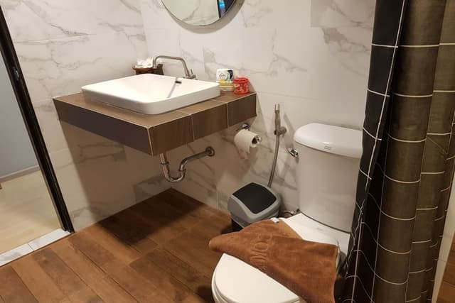 Family Room, Private Bathroom