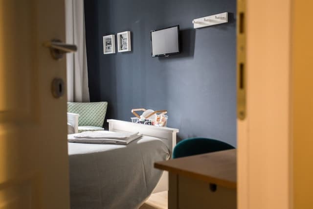 Basic Twin Room, Shared Bathroom