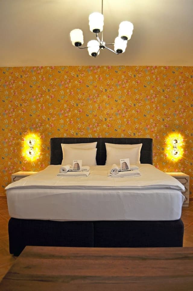 Double Room with Balcony and Shared Bathroom