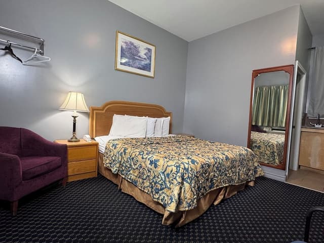 Comfort Room, 1 King Bed, Non Smoking