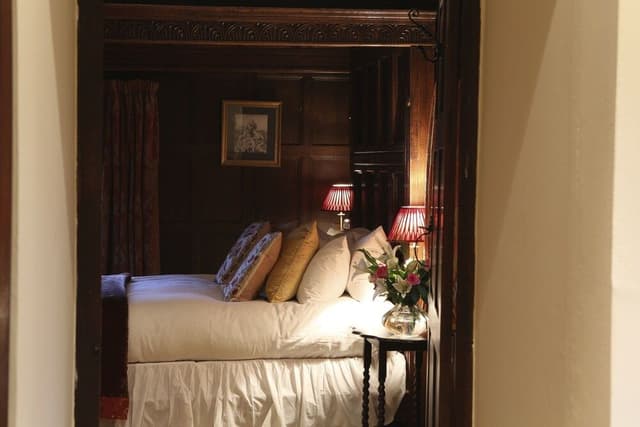 Suite, Ensuite (Elizabethan suite )