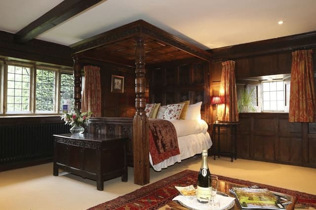 Suite, Ensuite (Elizabethan suite )