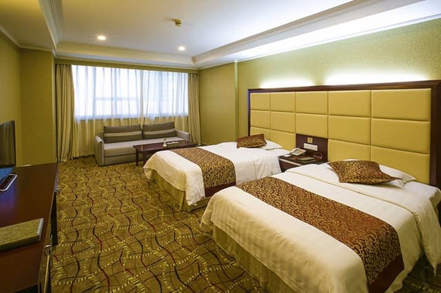 Deluxe Queen or Twin Room