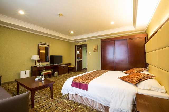 Standard Queen or Twin Room