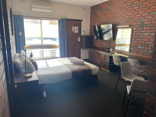 Family Room, 1 Bedroom
