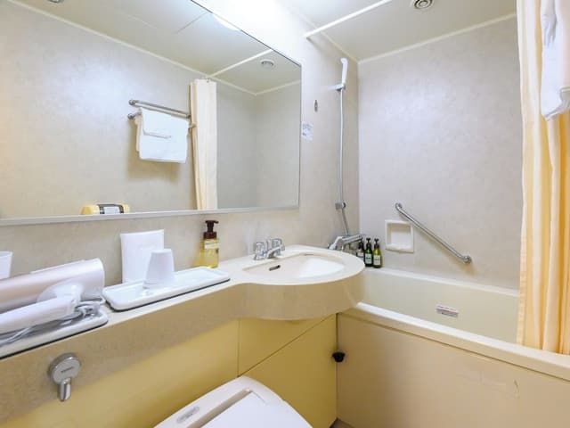 Queen Economy Room