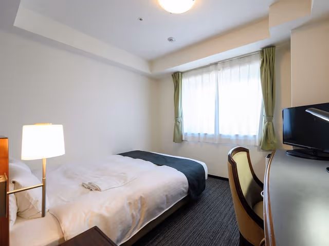 Queen Economy Room