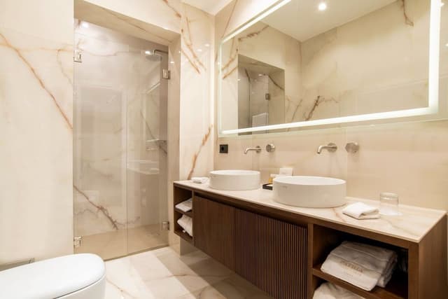 Deluxe Room, City View