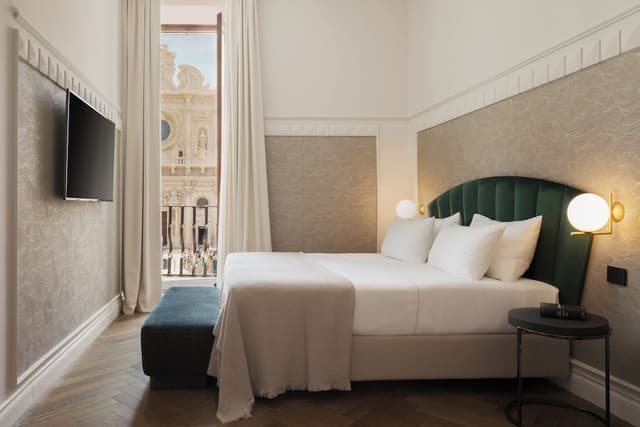 Deluxe Room, City View