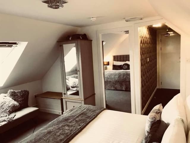 Suite, Ensuite (Double or Twin)