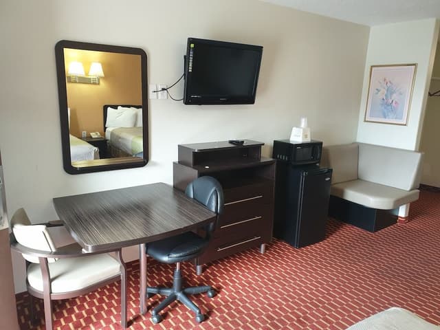 Family Room, 2 Queen Beds, Non Smoking