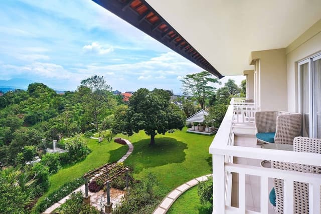 Club Room, 1 King Bed, Balcony, Tower