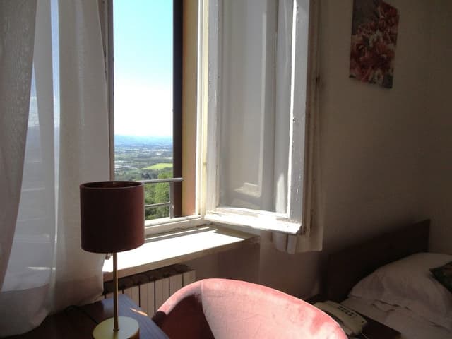 Single Room, Valley View