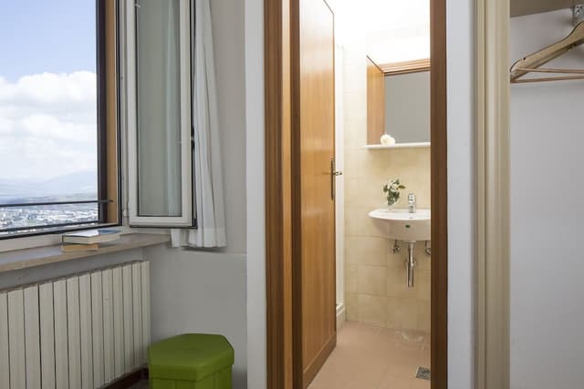 Single Room, Valley View