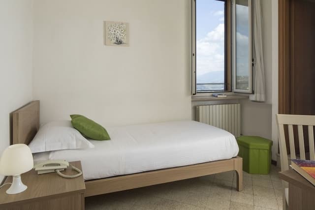 Single Room, Valley View