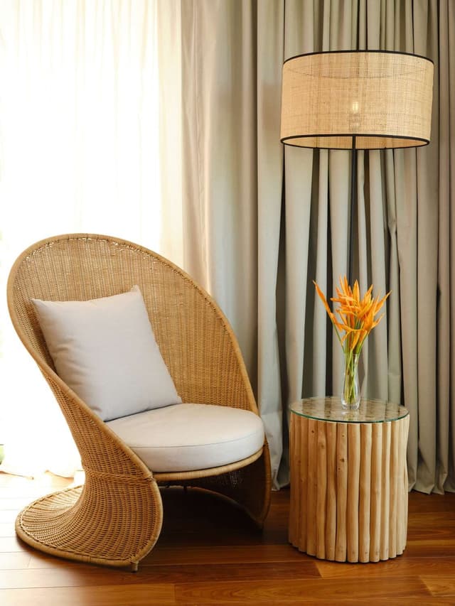 1 KING BED ROYAL OCEAN VIEW SUITE HINA