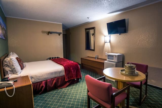 Deluxe Room, 1 Queen Bed