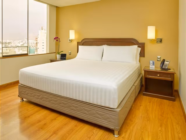 Standard Queen Room