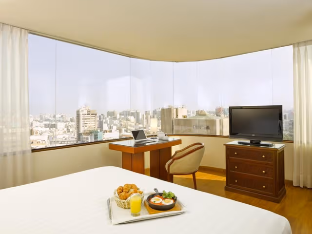 Junior Suite with King-Size Bed