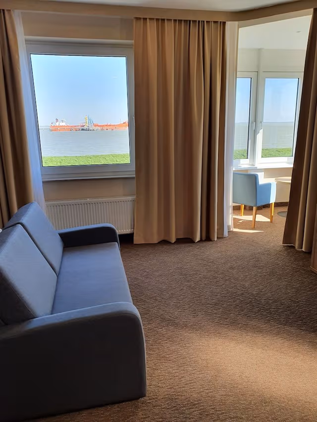 Junior Studio Suite, 1 Queen Bed, Non Smoking, Sea View