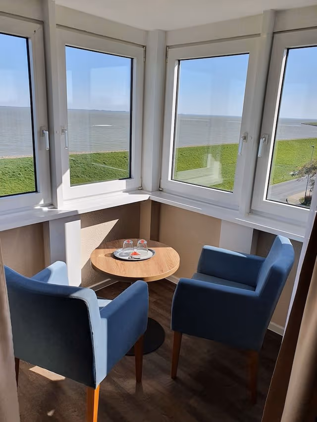 Junior Studio Suite, 1 Queen Bed, Non Smoking, Sea View
