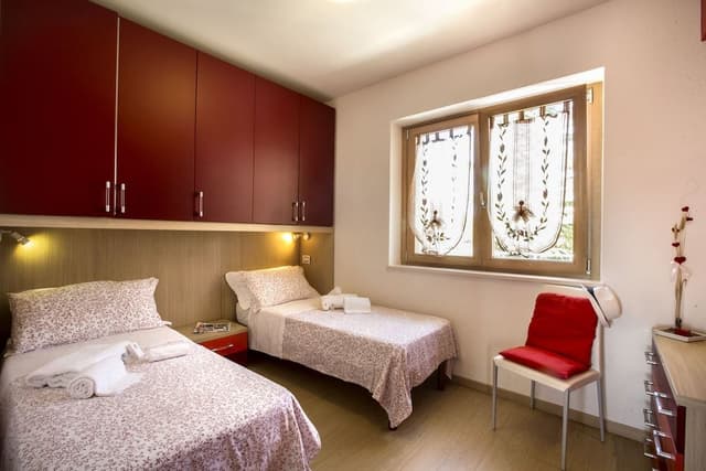 Superior Apartment, 2 Bedrooms, Hill View