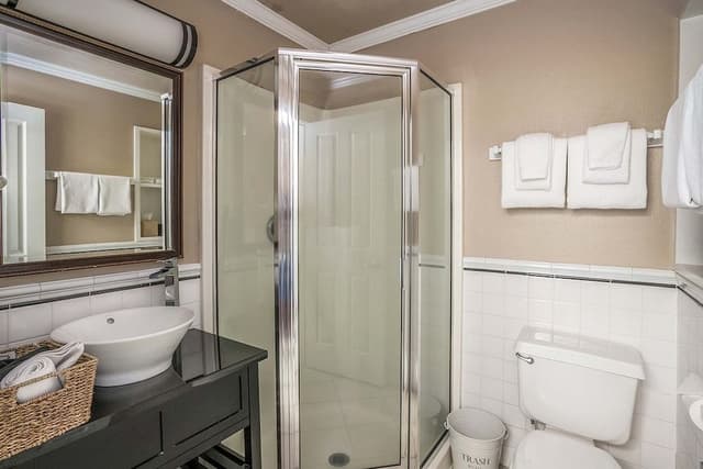 The Courtyard - Premier King (Pet and child friendly)