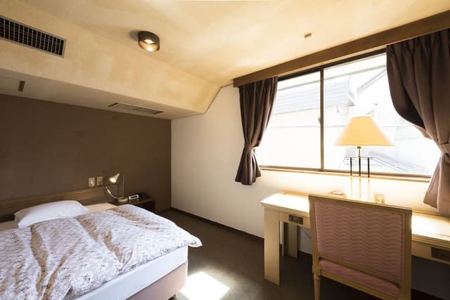Compact Suite Double with Private Bathroom