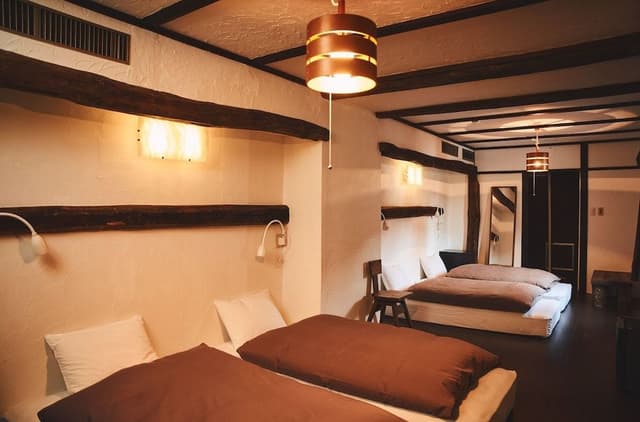 Deluxe 4 Bed with Private Bathroom