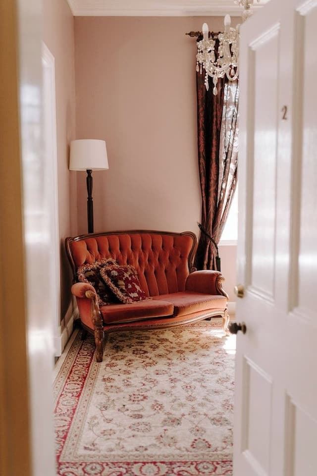 The Victorian Rooms (separate private bathroom)