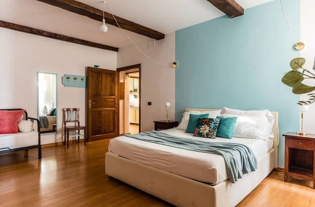 Senior Suite, 1 Queen Bed, City View (Quintuple)