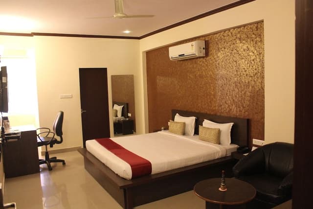 Executive Double Room, 1 Bedroom, Smoking, Garden View