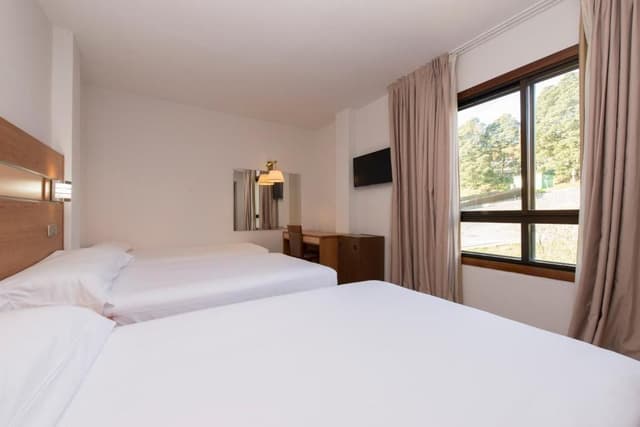 3 Single Beds