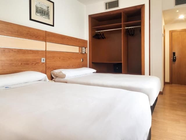 3 Single Beds