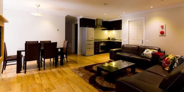 3 Bedrooms Apartment - Mountain view