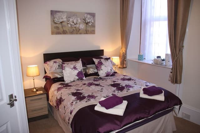 Double Room, Ensuite (Room 6)