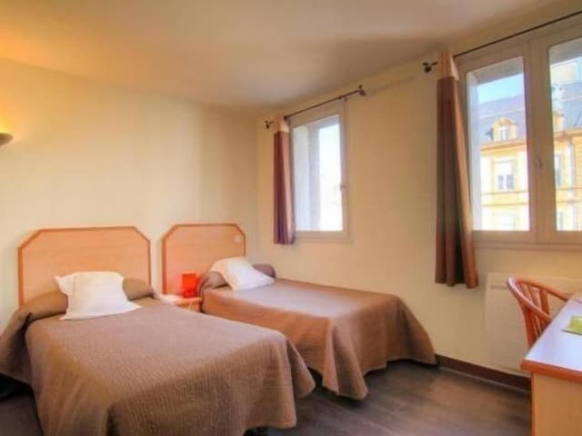 Standard Twin Room, Private Bathroom