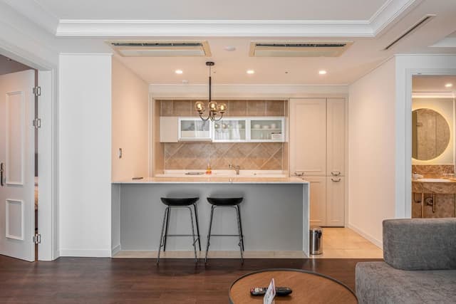 Suite (self-catering)