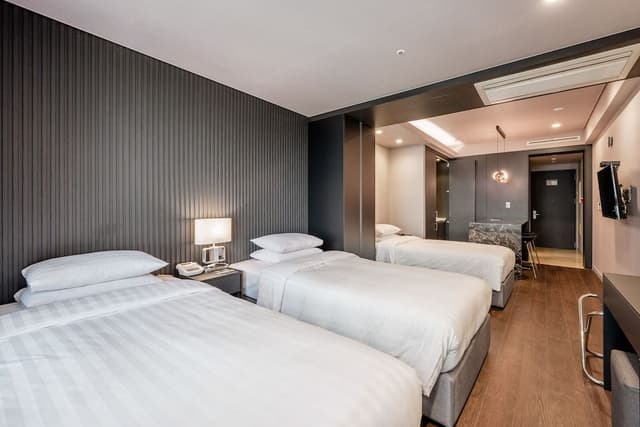 Premier Triple Room