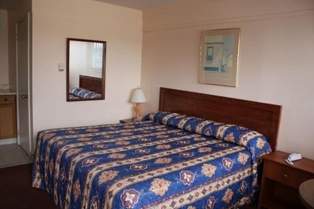 Suite, 1 King Bed, Jetted Tub