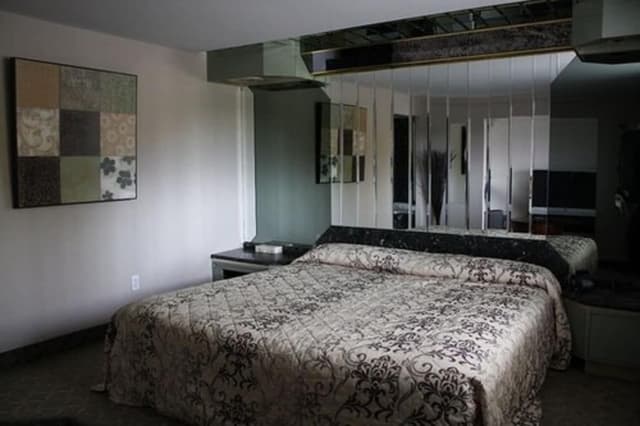 Suite, 1 King Bed, Jetted Tub